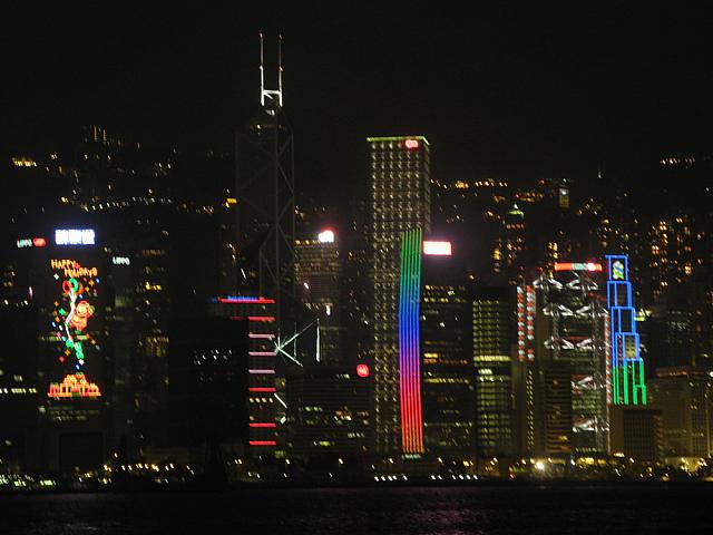 Bank of China Tower, HSBC Mainbuilding seen from the Avenue of Stars